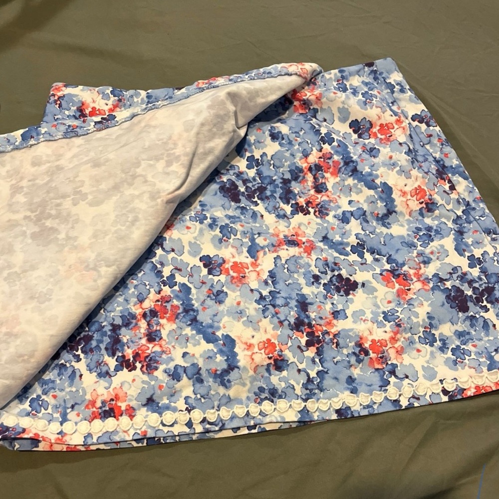 Crown  and Ivy skirt  size 8 - Picture 2 of 4